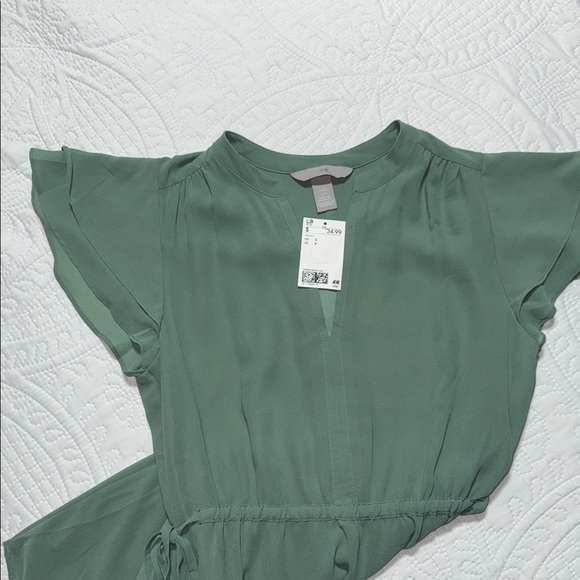 Elegant Green Dress - Picture 3 of 7